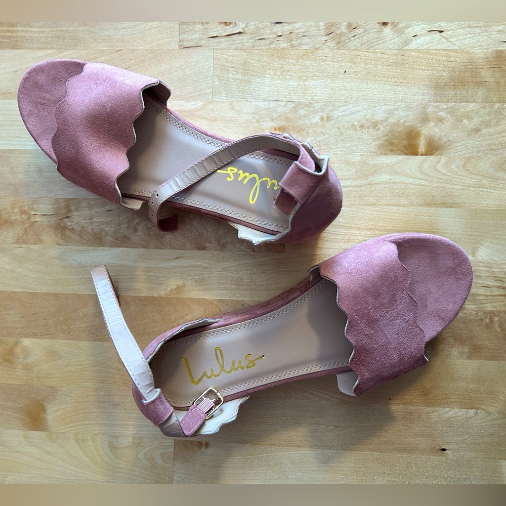 Adorable pink platforms!